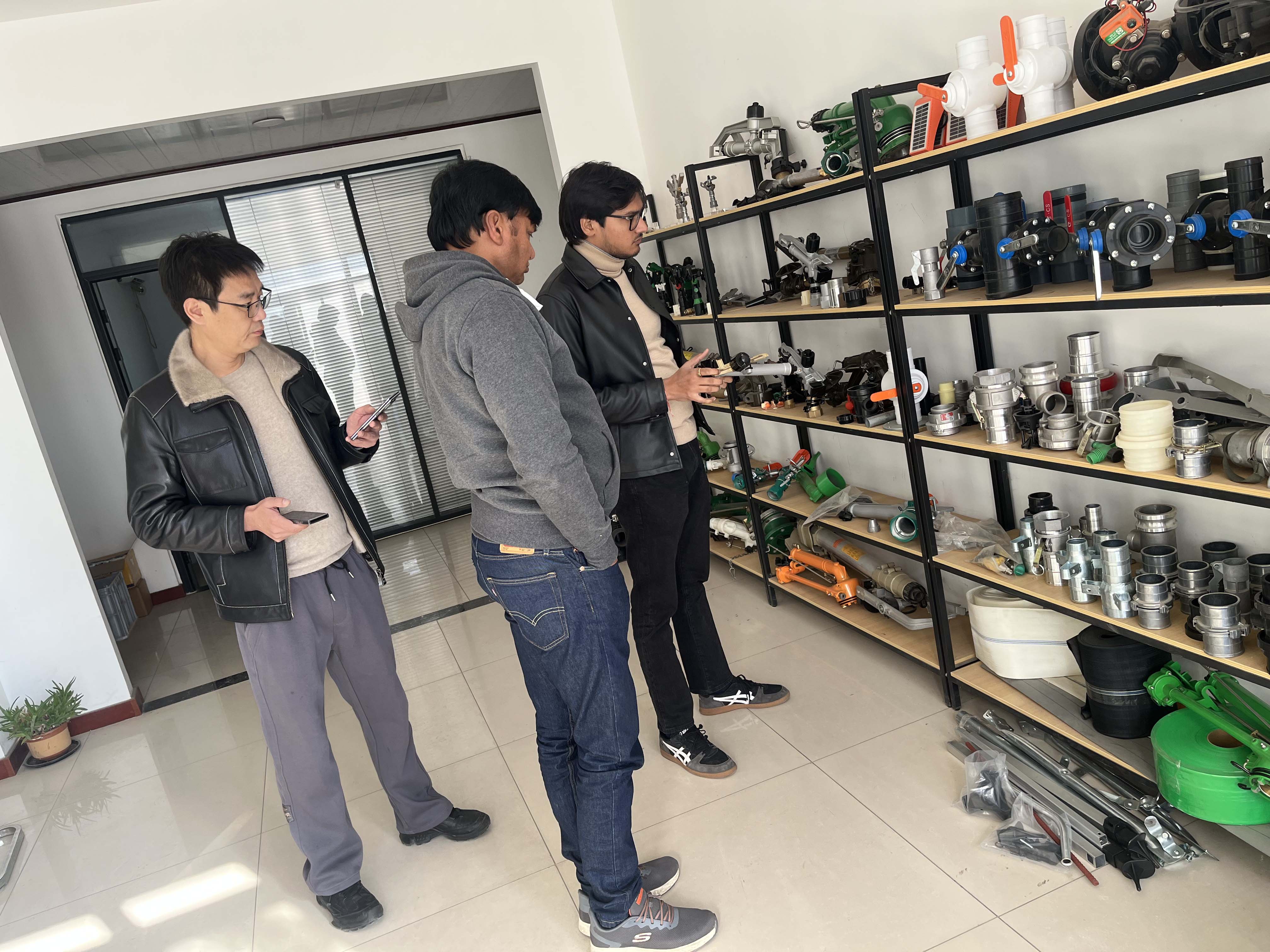 东城NS40 涡轮喷枪获客户青睐 洽谈批量合作